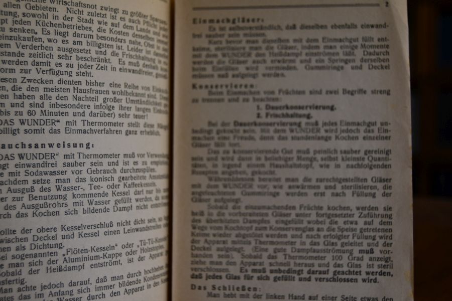 Einkochbuch für "Das Wunder" der Konservierung mit Thermometer. Deutsches Reichspatent Nr. 579071 und Auslandspatente. Dampf-Konservierer.