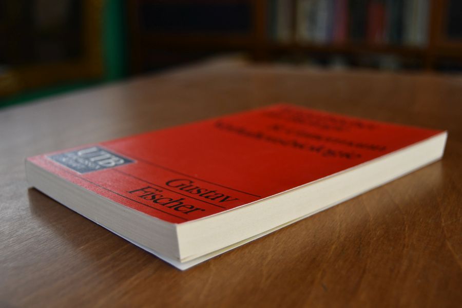 Wörterbücher der Biologie. Teil Verhaltensbiologie mit englisch-deutschem Register.