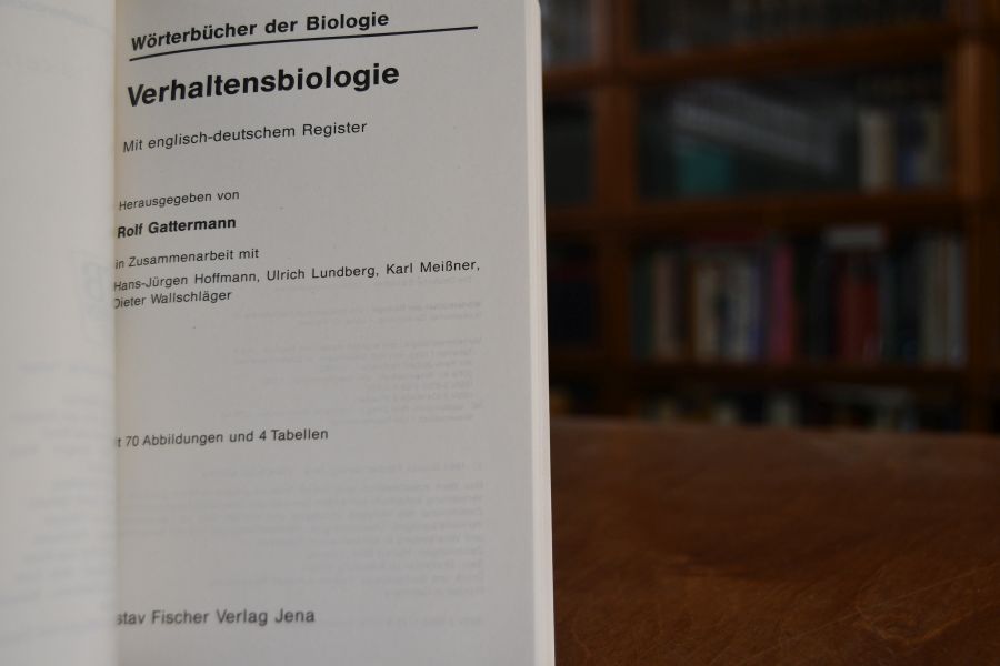 Wörterbücher der Biologie. Teil Verhaltensbiologie mit englisch-deutschem Register.