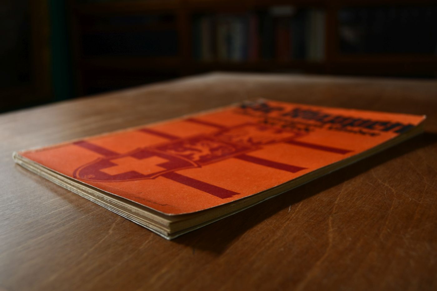 Die Wappen aller souveränen Länder der Erde sowie diejenigen der deutschen Staaten, der preußischen Provincen, der Schweizer Kantone, Österreichs Bundesländer, der englischen Dominions, ferner ehemaliger Reichswappen, Wappen deutscher Staaten und österreich-ungarischen Kronländer, endlich Herrscher- und Adels-Kronen