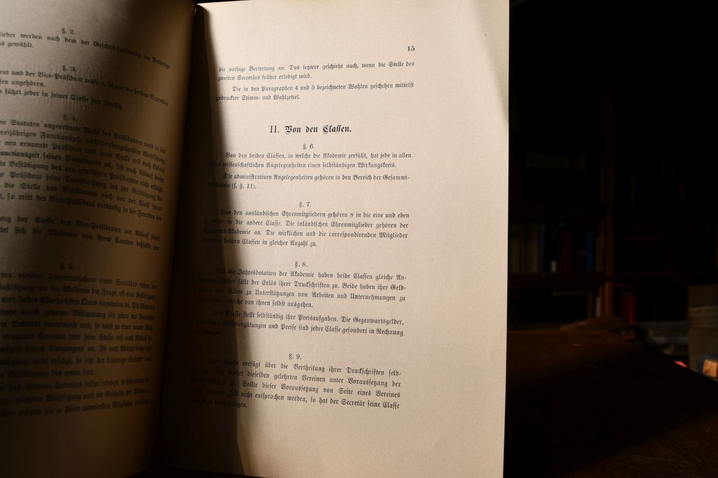 Statuten und Geschäfts-Ordnung der kaiserlichen Akademie der Wissenschaften.