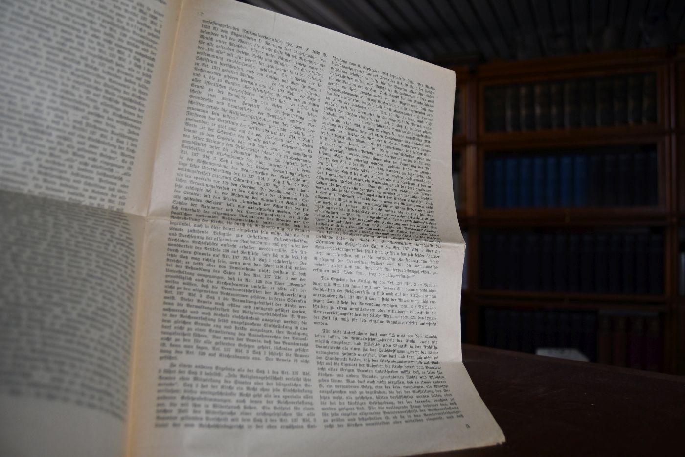 Inwieweit gelten die beamtenrechtlichen Vorschriften der Reichsverfassung für die Kirchenbeamten?