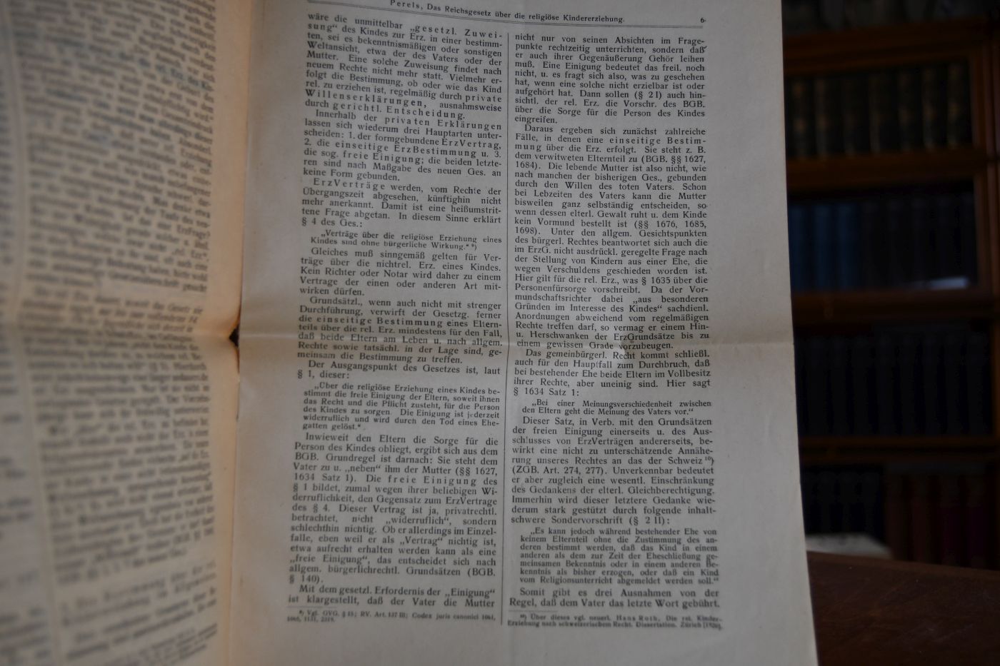 Das Reichsgesetz über die religiöse Kindererziehung. Besprochen von Leopold Perels, a.o. Prof. an der Universität Heidelberg.