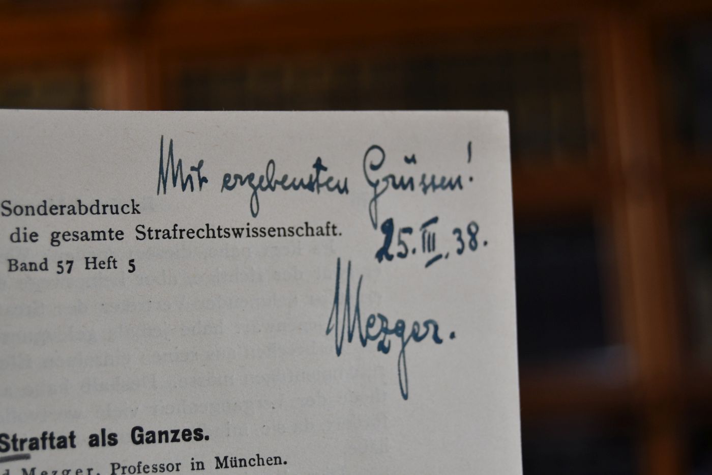 Die Straftat als Ganzes.