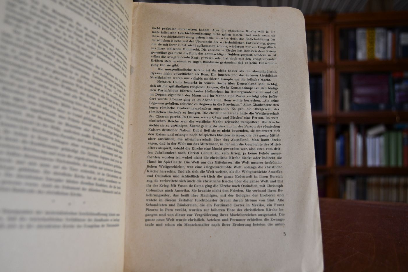 Die christliche Kirche kündet Frieden und bringt Krieg.