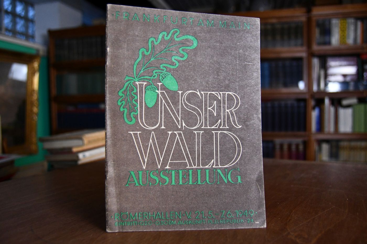 Unser Wald. Ausstellung über das Leben, die kulturelle und wirtschaftliche Bedeutung des Waldes und die Folgen der Waldvernichtung.