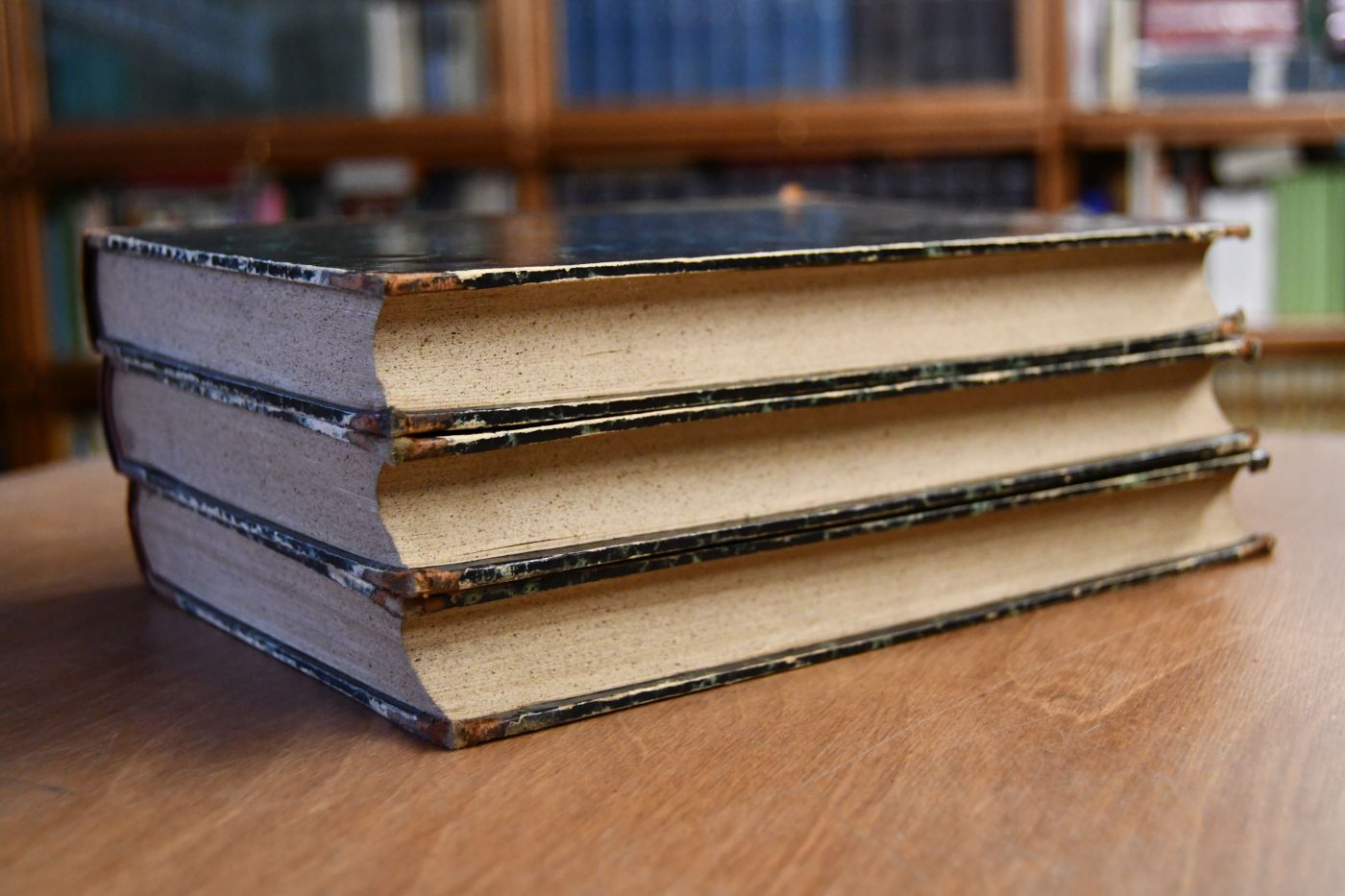 Osmotischer Druck und Ionenlehre in den medicinischen Wissenschaften zugleich Lehrbuch physikalisch-chemischer Methoden. Bd. 1-3.