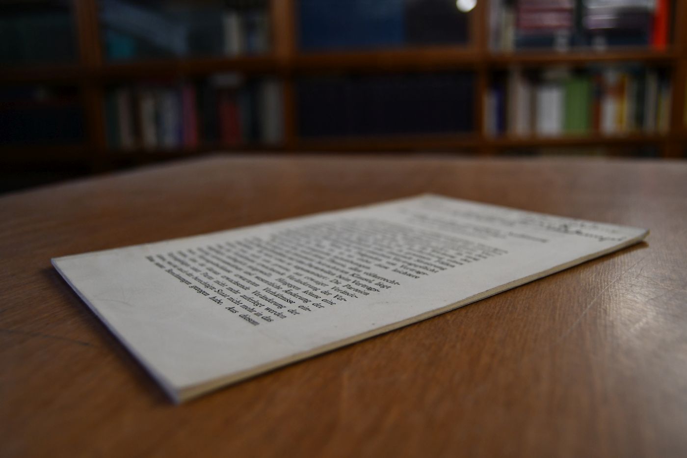 Zur Lehre von der einseitigen Auflösung völkerrechtlicher Verträge.