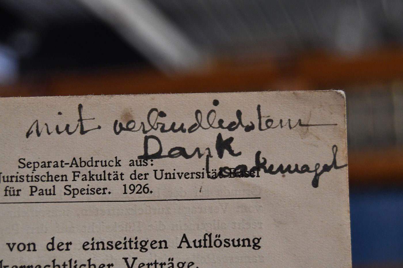 Zur Lehre von der einseitigen Auflösung völkerrechtlicher Verträge.
