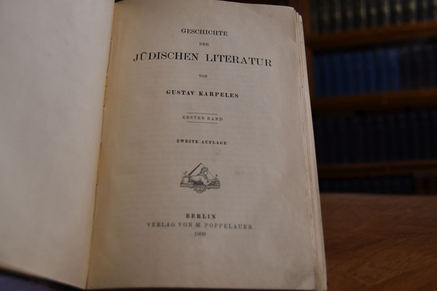 Geschichte der jüdischen Literatur. Erster Band (von 2) apart.