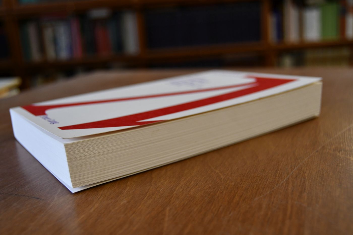 Spiegelungen. Berichte, Kommentare, Texte 1933 - 1998. Festgabe der Internationalen Robert-Musil-Gesellschaft zum 90. Geburtstag von Adolf Frisé.