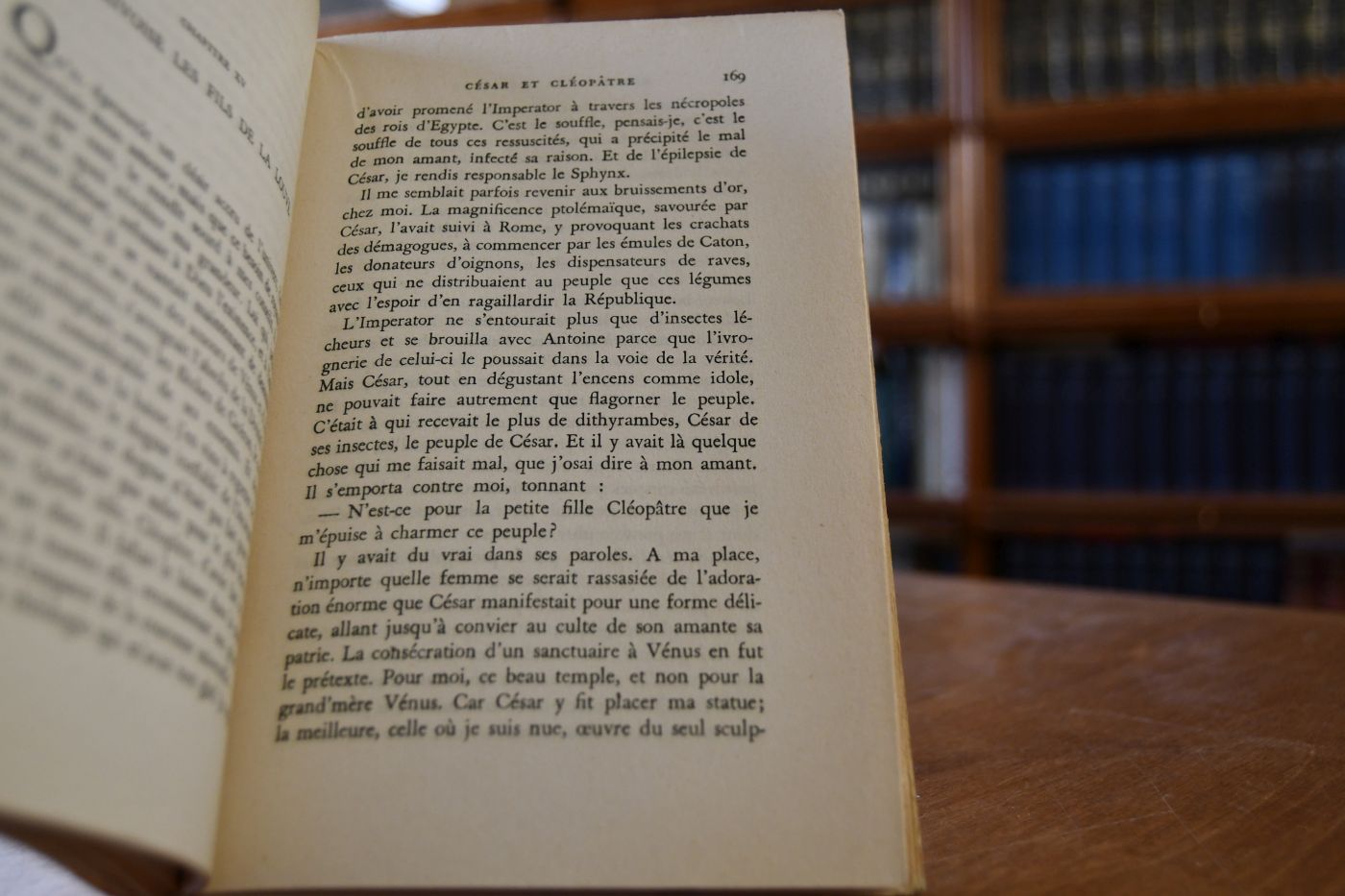 Memoires de Cleopatre. Roman.