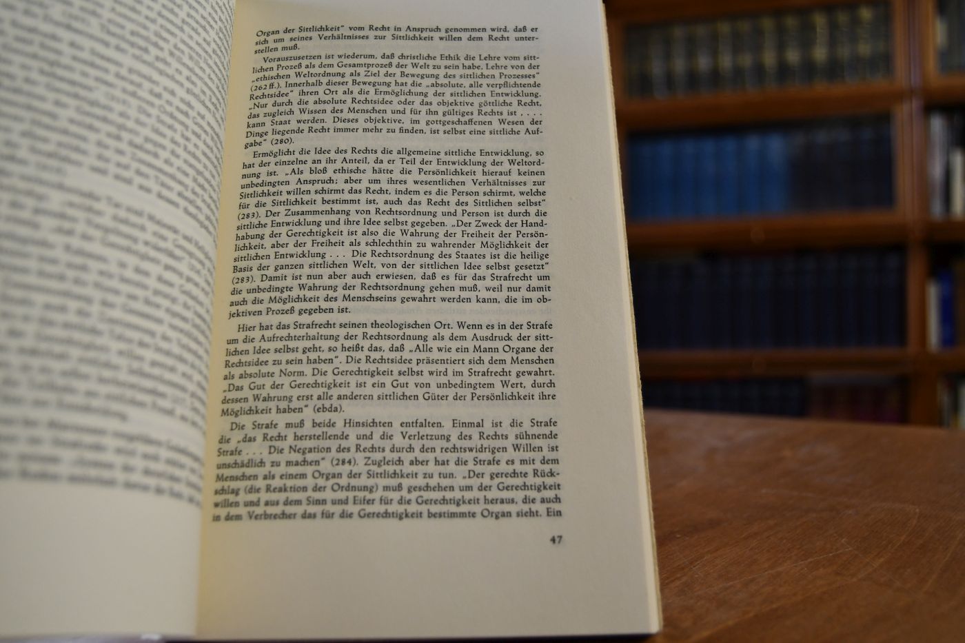 Die weltliche Strafe in der evangelischen Theologie.