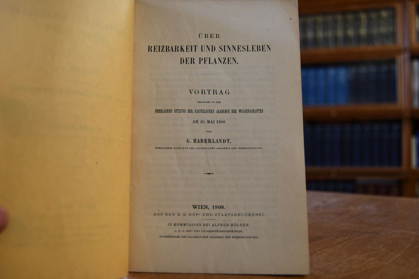 Über Reizbarkeit und Sinnesleben der Pflanzen. Vortrag gehalten in der feierlichen Sitzung der Kaiserlichen Akademie der Wissenschaften am 30. Mai 1908.