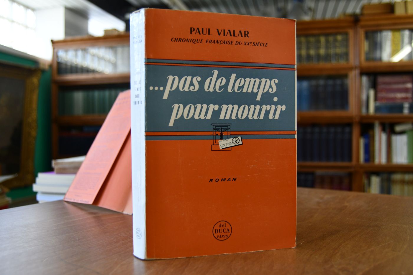 Pas de temps pour mourir. Roman.