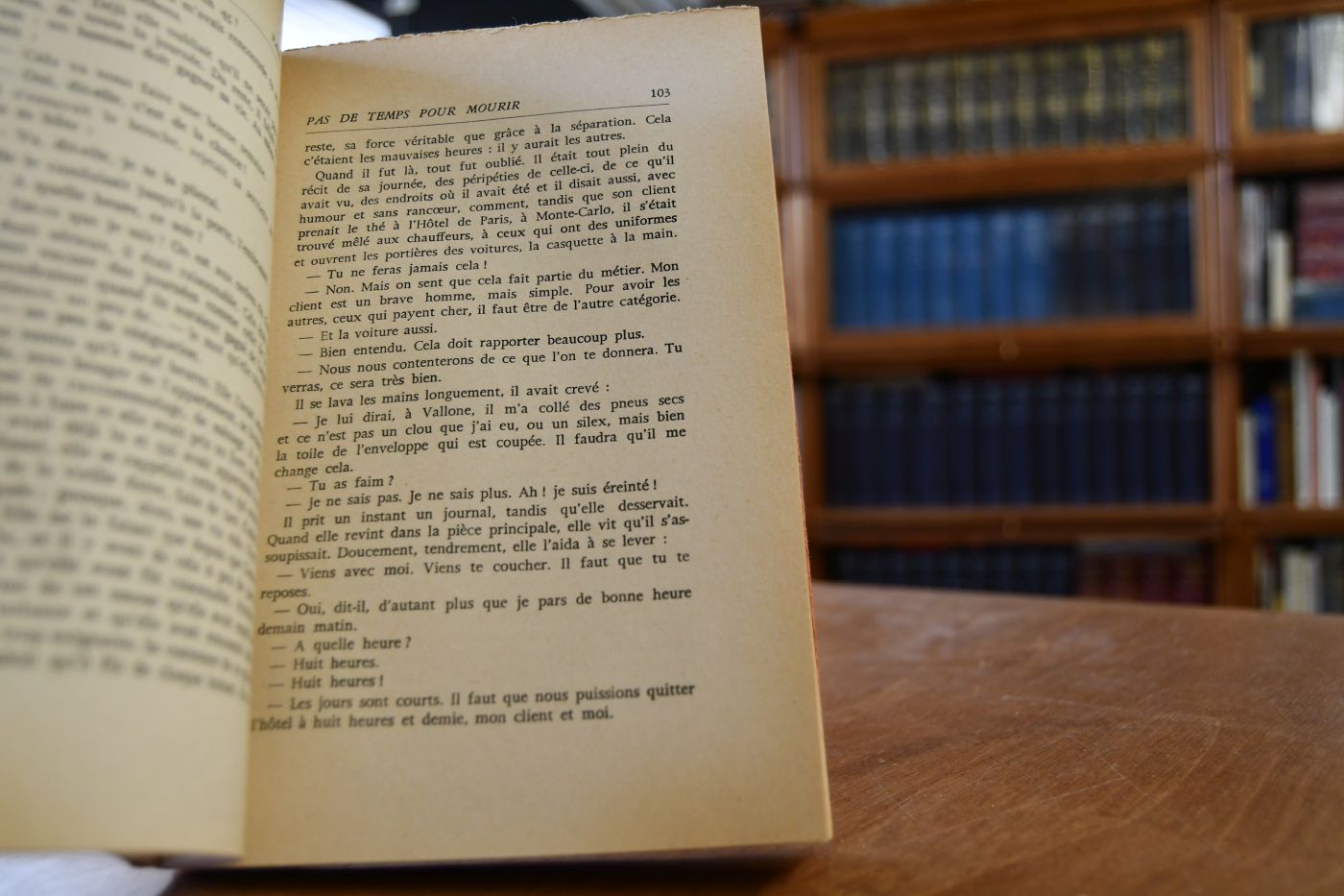 Pas de temps pour mourir. Roman.