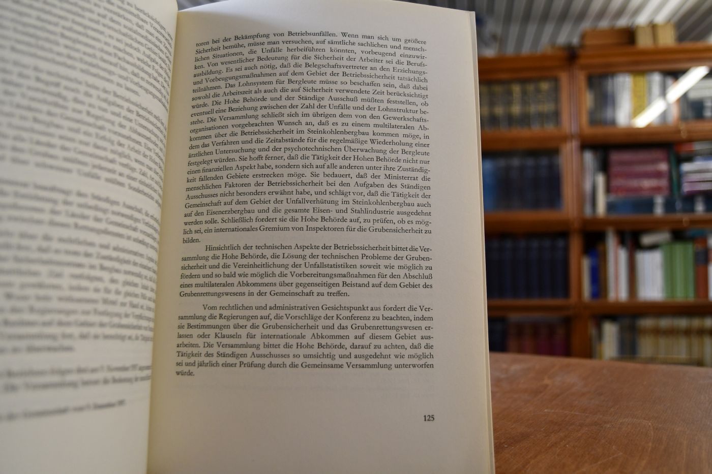 Die Anwendung des Vertrages über die Gründung der EGKS während der Übergangszeit.