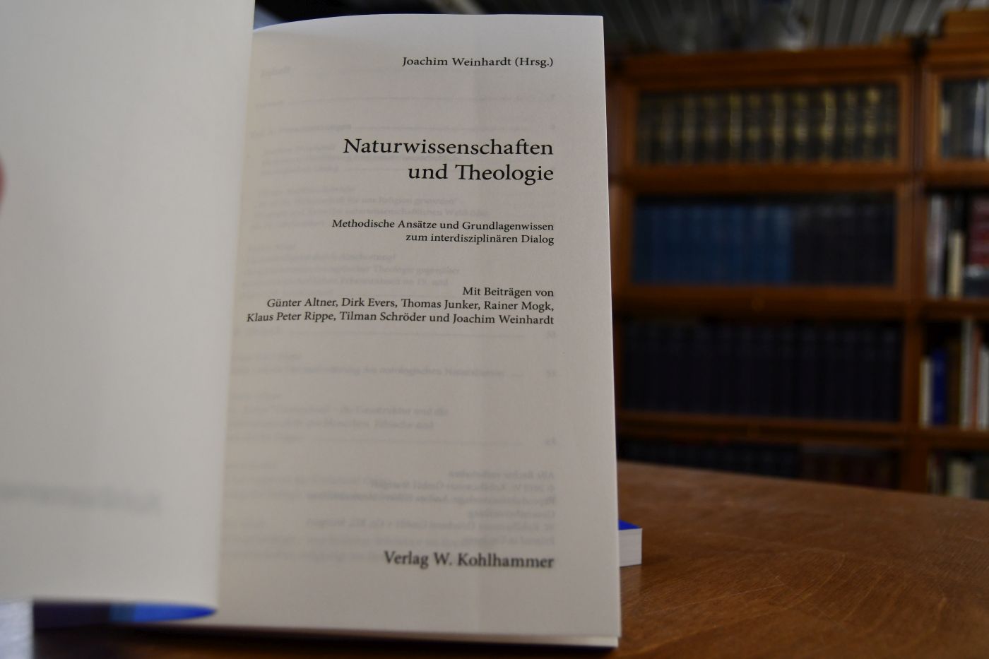 Naturwissenschaften und Theologie. Methodische Ansätze und Grundlagenwissen zum interdisziplinären Dialog.+ Wirklichkeit Phänomene, Konstruktionen, Transzendenzen. 2 Bde.
