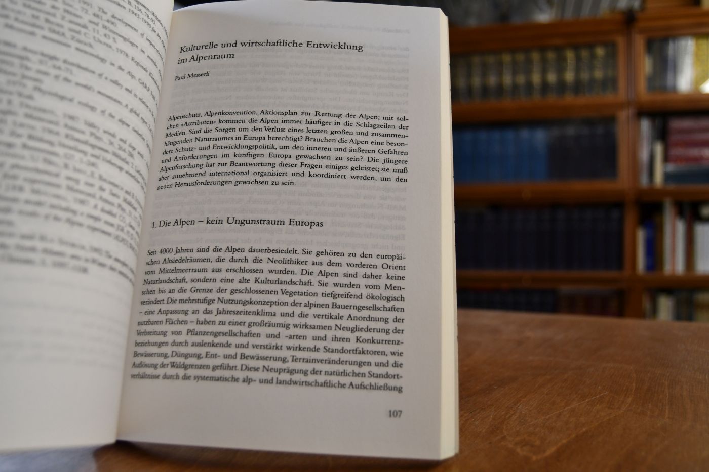 Lebensräume. Naturwissenschaftliche und soziokulturelle Analysen.