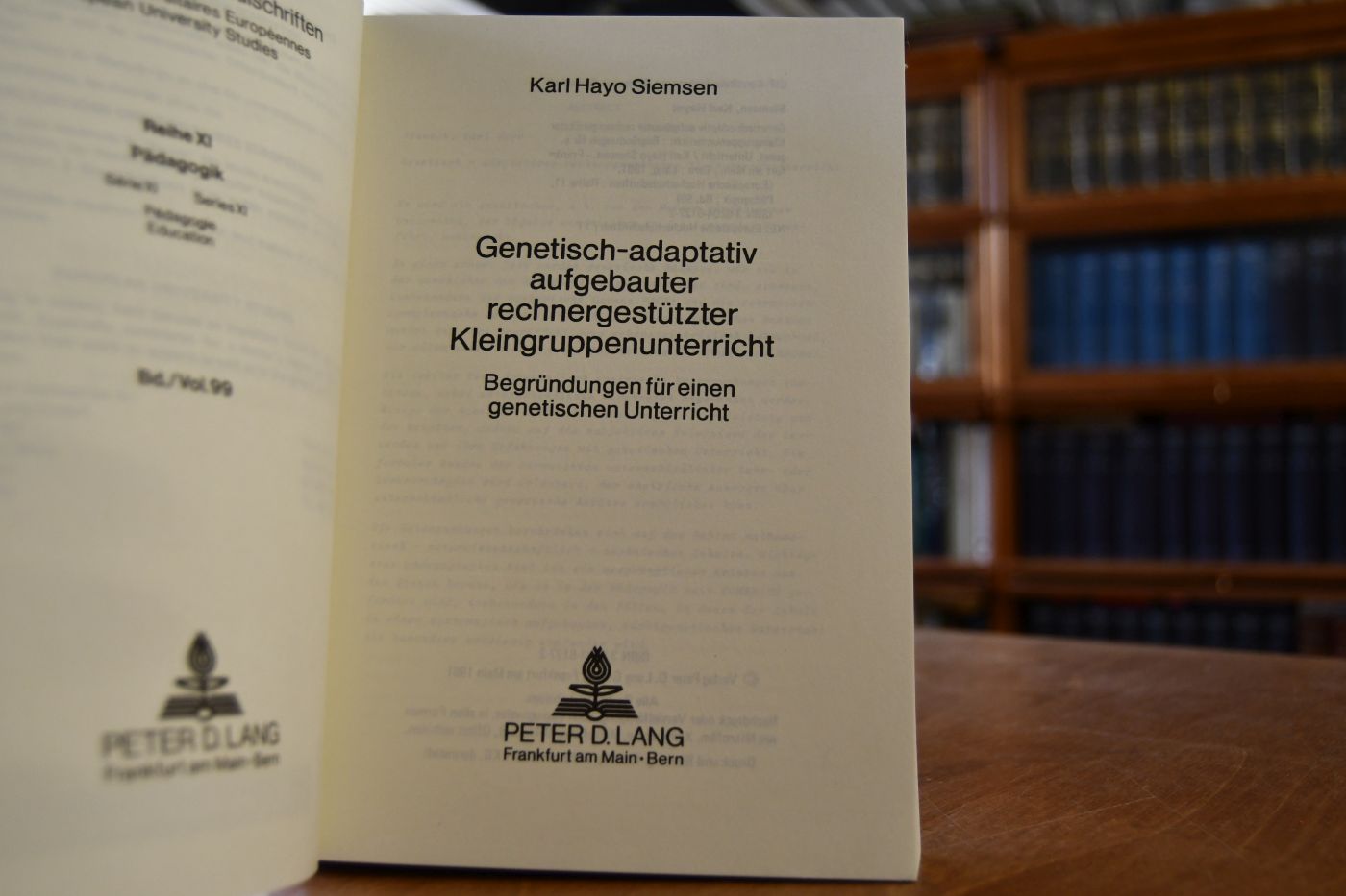 Genetisch-adaptiv aufgebauter rechnergestützter Kleingruppenunterricht. Begründungen für einen genetischen Unterricht.