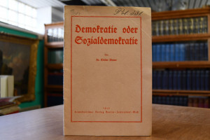Demokratie oder Sozialdemokratie.