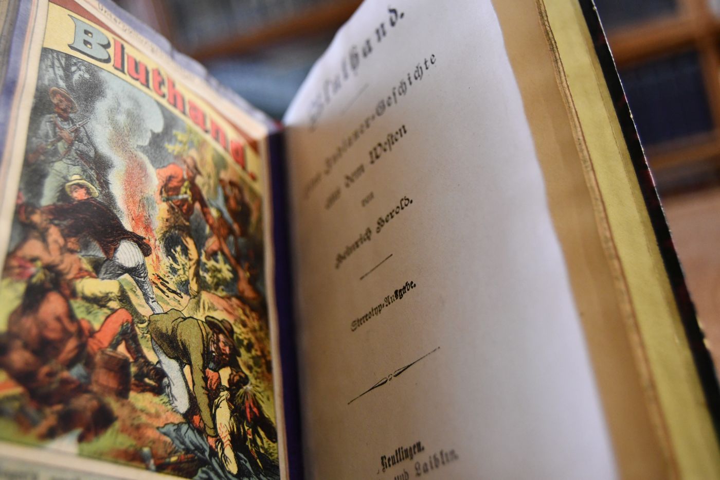 Der Kampf am Champlain-See. Eine Erzählung aus dem Indianerleben. Beigebunden 1. Alfred Bredow, Takannah, der Cherokesen-Häuptling, Eine Indianer-Erzählung, Unterhaltungsbibliothek 1119, Enßlin & Laiblin, o.J., 32 S. 2. Pierre, der Kanadier. Eine Erzählung aus nördlichen Indianergebiet Amerikas, Stereotyausgabe, Unterhaltungsbiblioithek 1128, Enßlin & Laiblin, o.J., 31 S. 3. Heinrich, Herold, Der schnelle Hirsch und der Ueberfall von St. Louis, Eine Erzählung aus dem Mississippigebiete, Unterhaltungsbibliothek 1111, Enßlin & Laiblin, 31 S. 4. Heinrich Herold, Bluthand, Eine Indianer-Geschichte aus dem Westen, Stereotypausgabe, Unterhaltungsbibliothek 1106, Enßlin & Laiblin, 30 S.