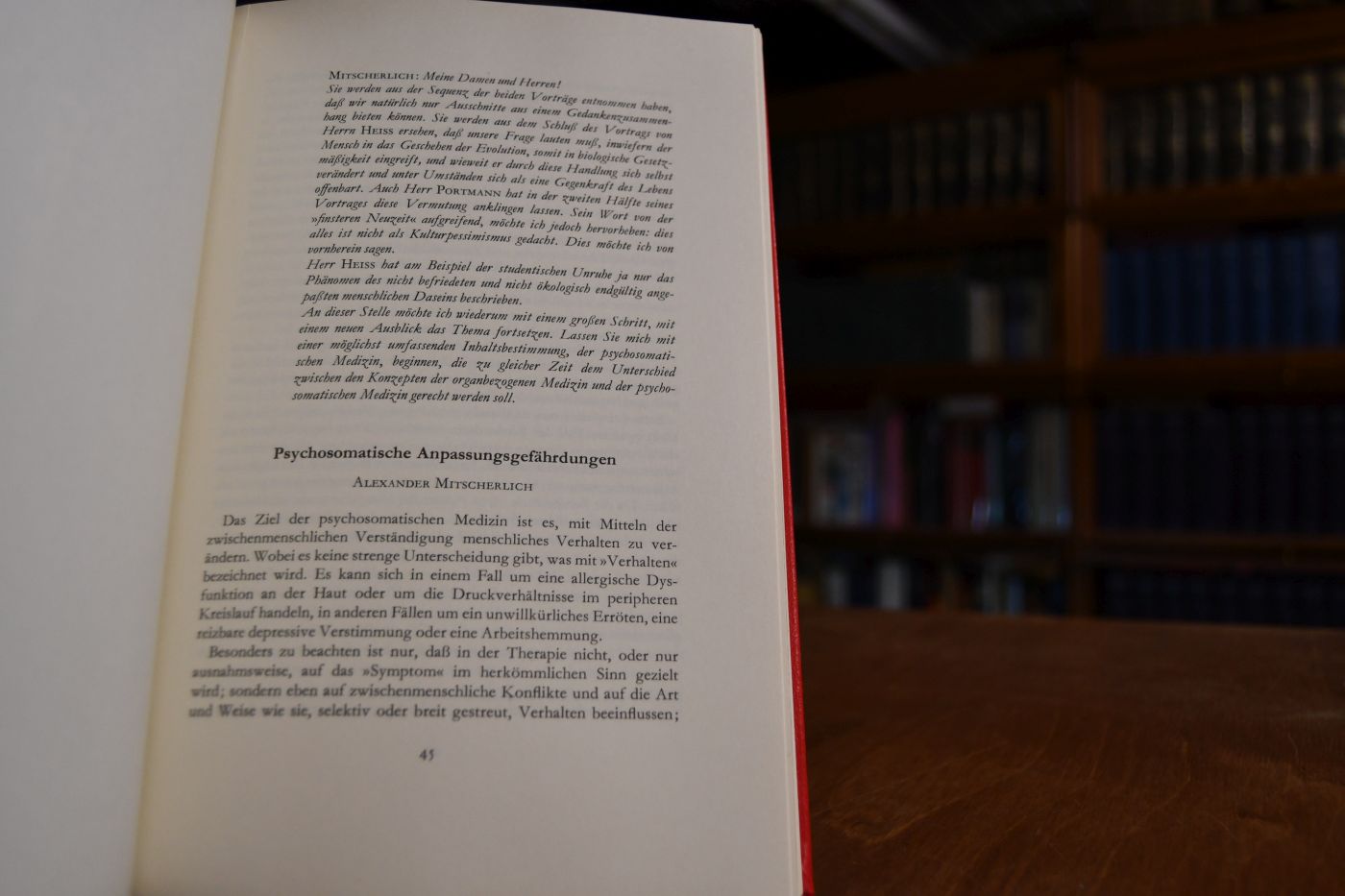 Das beschädigte Leben. Diagnose und Therapie in einer Welt unabsehbarer Veränderungen. Symposion in der Bayerischen Akademie der Wissenschaften in München am 21. und 22. März 1969.