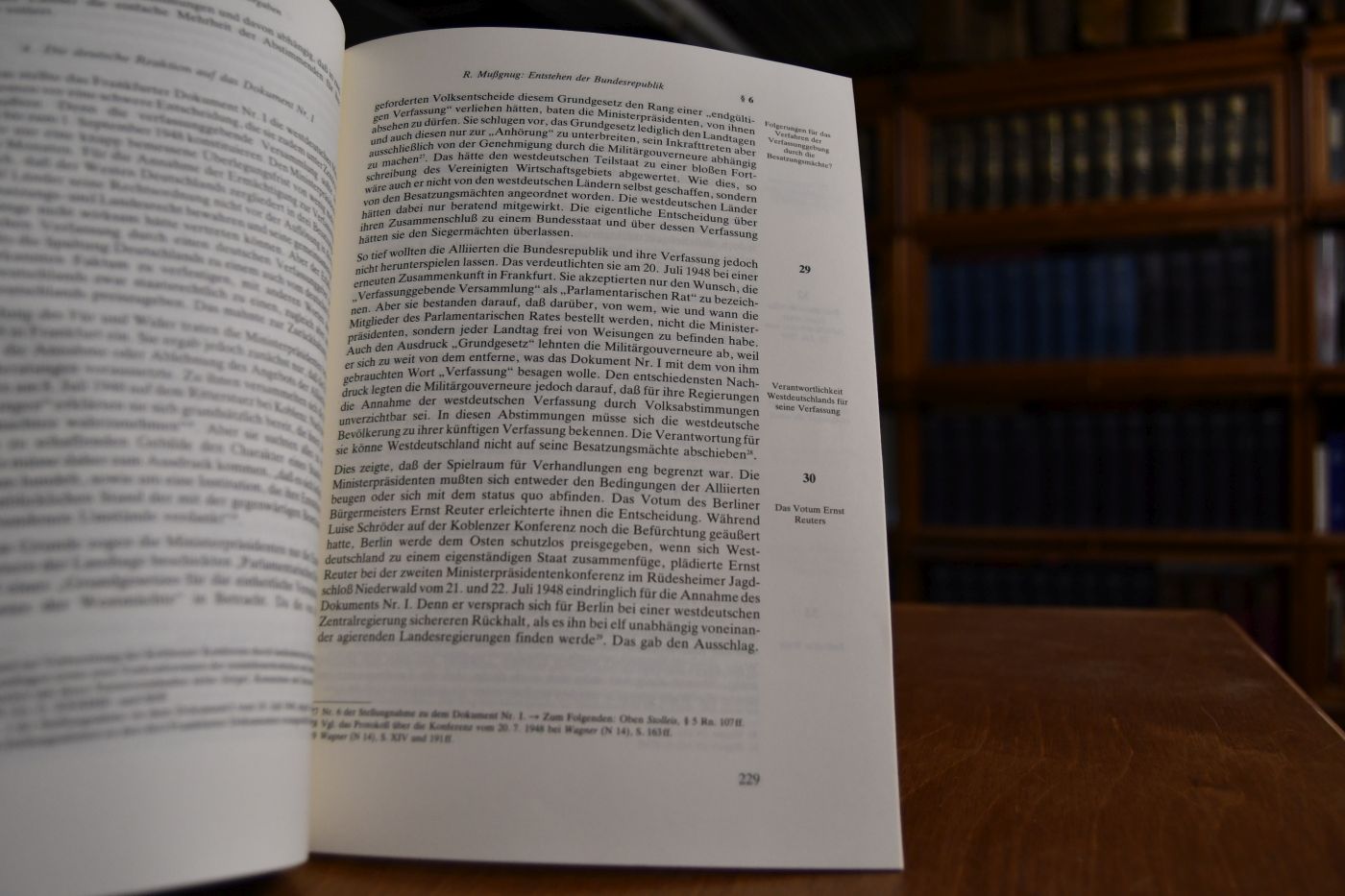 Zustandekommen des Grundgesetzes und Entstehen der Bundesrepublik Deutschland.