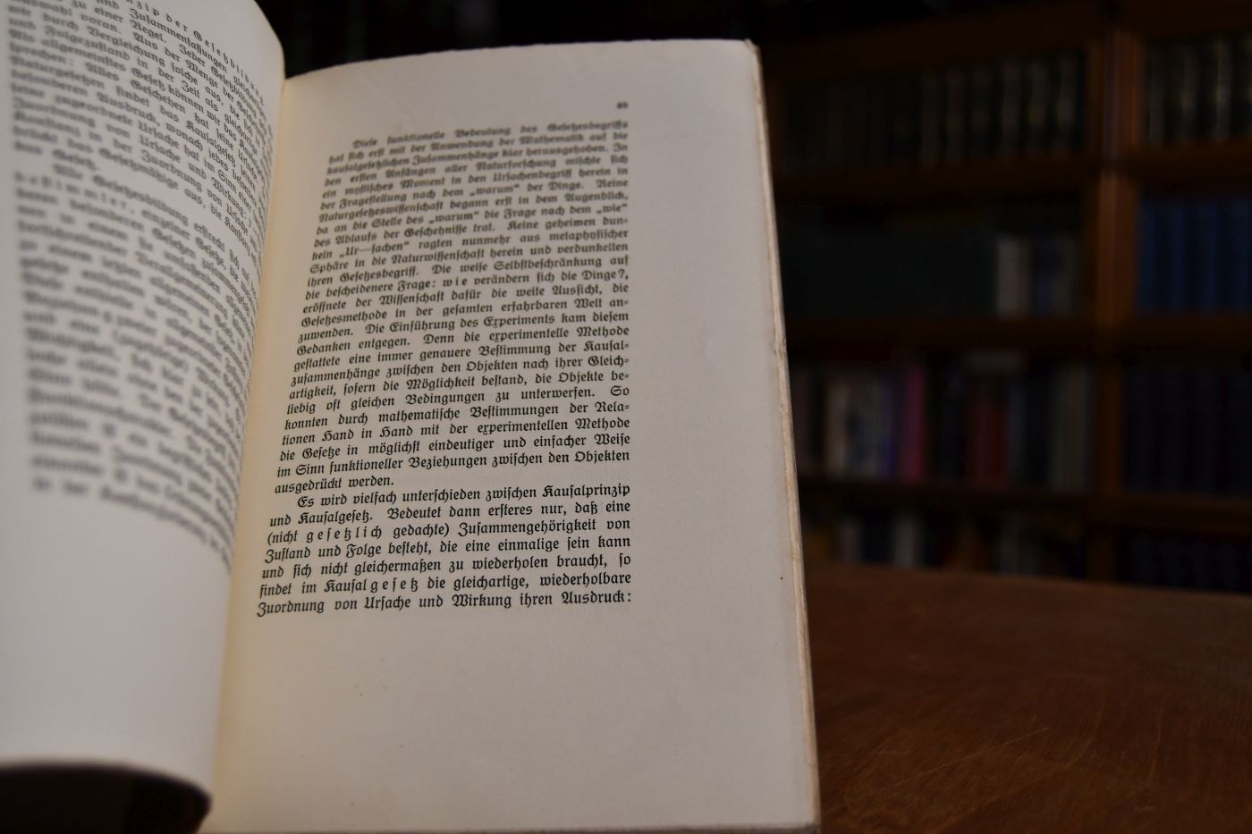 Gesetz und Geschichte. Eine philosophische Gabe aus dem Felde.