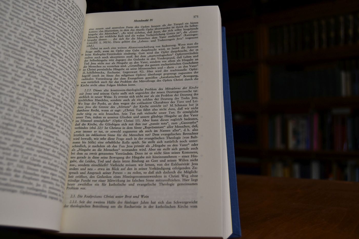 Theologische Realenzyklopädie. Bd. 1-36 + Abkürzungsverzeichnis und Register zu den Bänden 1-27. Bde. 1-26 in Halbkunstlederbänden. Bde. 27-36 in Einzellieferungen mit der originalen Einbanddecke.