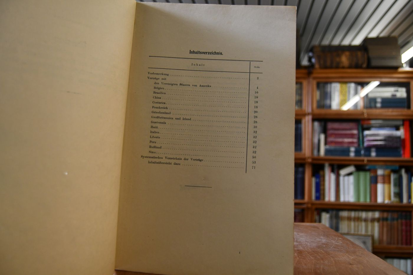 Übersicht über die während des gegenwärtigen Weltkriegs durch den Eintritt des Kriegszustandes oder den Abbruch der diplomatischen Beziehungen berührten Verträge der einzelnen deutschen Bundesstaaten.