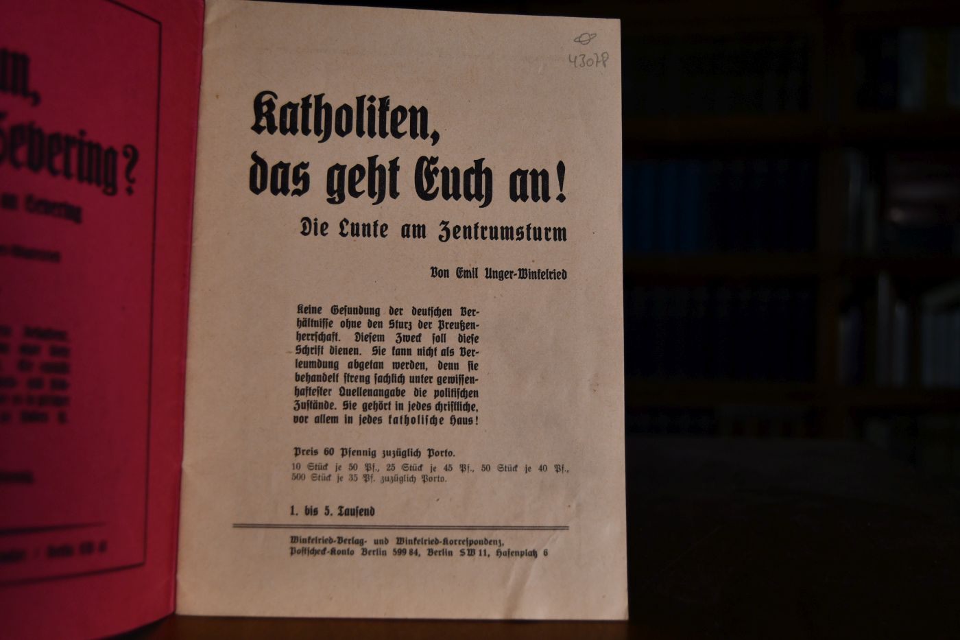 Katholiken, das geht Euch an! Die Lunte am Zentrumsturm.