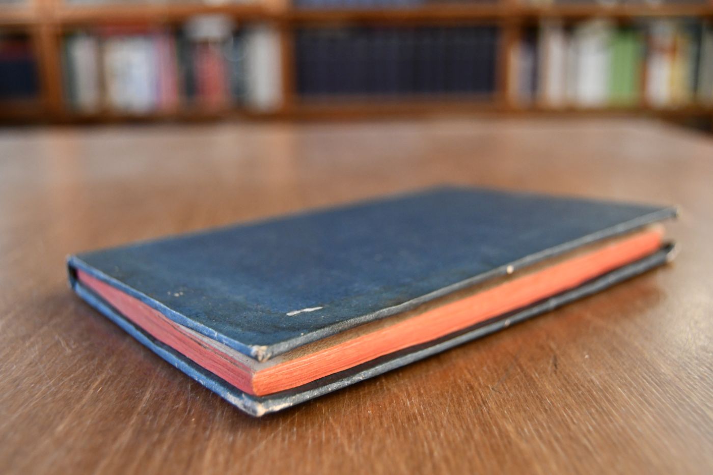 Der unpartheyische Pferdekenner; oder Anweisung, wie man von gutgebaueten und gesunden Pferden ein gründliches Kenntniß erlangen kan. Nebst einem Anhange, betreffend die Merkmahle zwischen der Lungensucht und der Pest, oder bösen Seuche des Hornviehes, um diese beyden Seuchen nicht mit einander in Vergleichung zu ziehen. Auch, was für Theile des an der anstekkendenSeuche krepierten Hornviehes nach dessen Tode ohne Furcht der Anstekkung können genuzt werden.