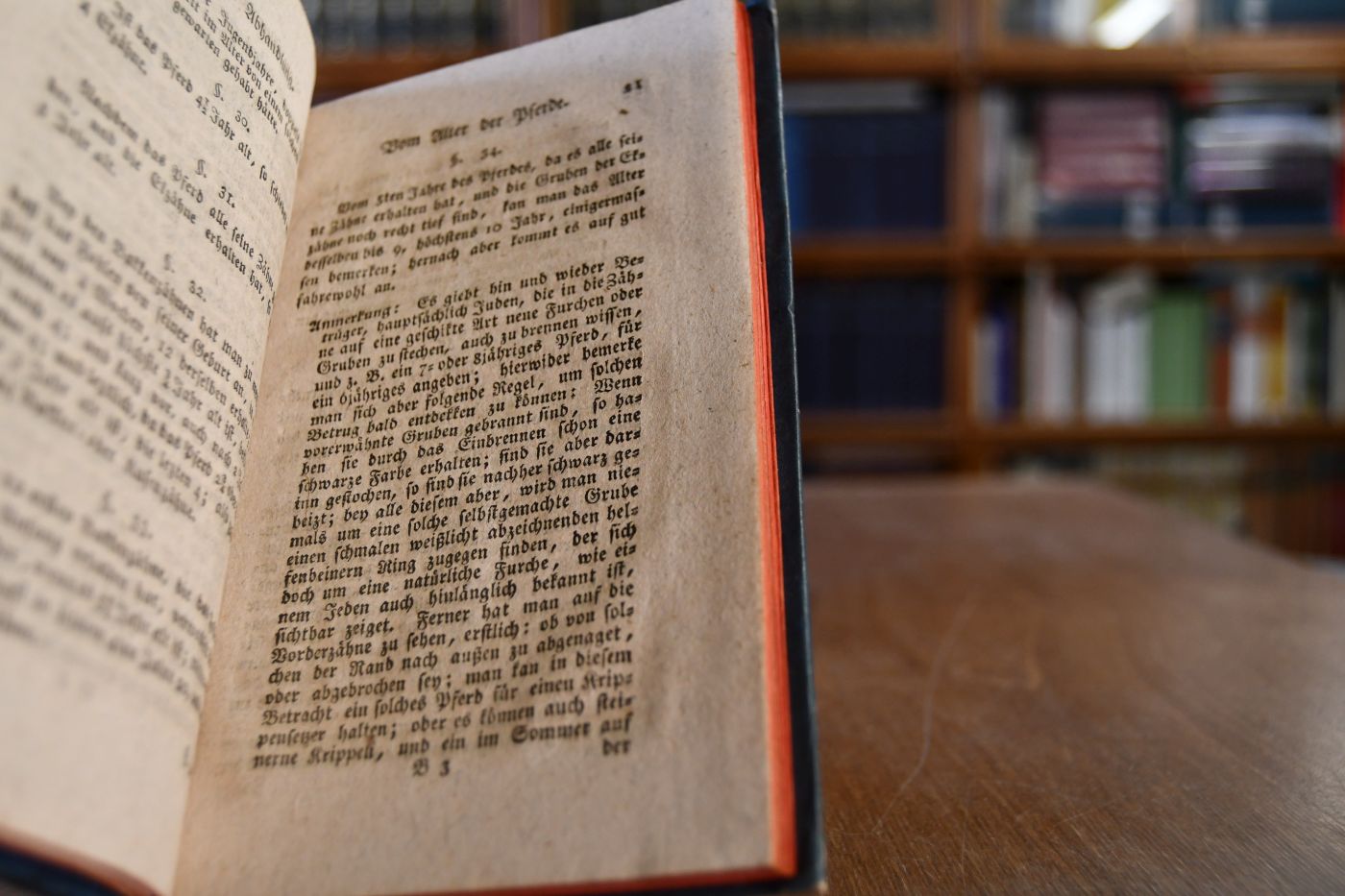 Der unpartheyische Pferdekenner; oder Anweisung, wie man von gutgebaueten und gesunden Pferden ein gründliches Kenntniß erlangen kan. Nebst einem Anhange, betreffend die Merkmahle zwischen der Lungensucht und der Pest, oder bösen Seuche des Hornviehes, um diese beyden Seuchen nicht mit einander in Vergleichung zu ziehen. Auch, was für Theile des an der anstekkendenSeuche krepierten Hornviehes nach dessen Tode ohne Furcht der Anstekkung können genuzt werden.