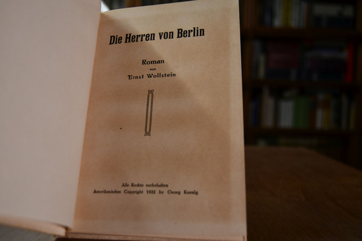 Die Herren von Berlin. Turf- und Spieler-Roman.