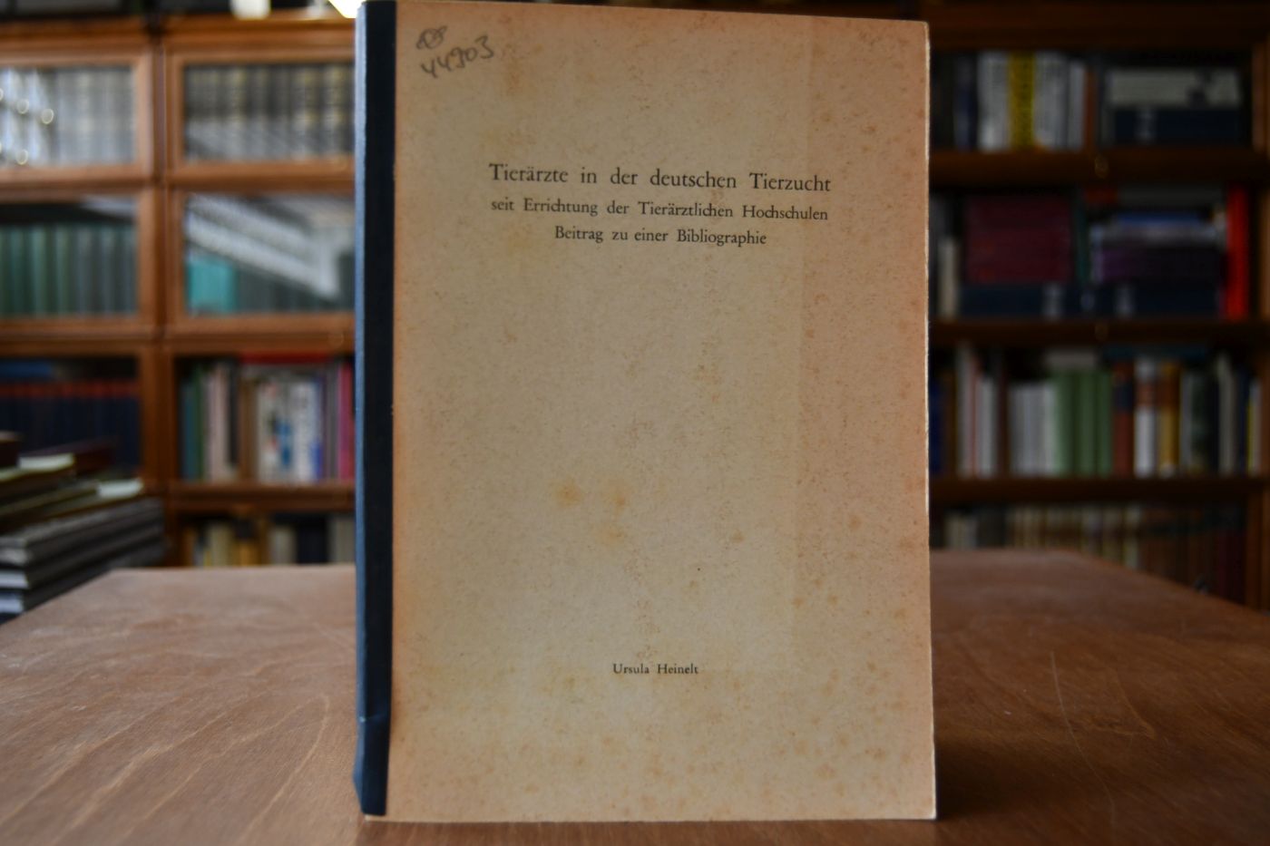 Tierärzte in der deutschen Tierzucht seit Errichtung der Tierärztlichen Hochschulen. Beitrag zu einer Bibliographie.