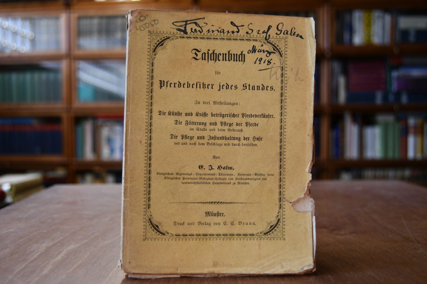 Taschenbuch für Pferdebesitzer jedes Standes. In drei Abtheilungen I. Die Künste und Kniffe betrügerischer Pferdeverkäufer. II. Die Fütterung und Pflege der Pferde im Stalle und beim Gebrauch. III. Die Pflege und Instandhaltung der Hufe vor und nach dem Beschlage und durch denselben.