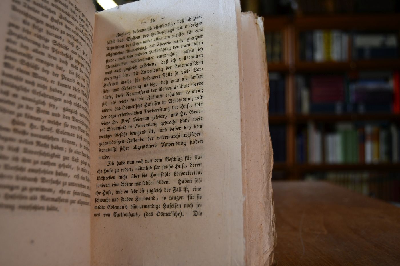 Der neueste englische Hufschmied, oder Prüfungen und Erfahrungen über die Zweckmässigkeit der neuesten in England erfundenen und daselbst üblichen Hufeisen, nach Maßgabe der verschiedenen Beschaffenheit der Pferdehufe, sowohl für kranke als gesunde Pferde nebst Beschreibung der vorzüglichsten Krankheiten und Fehler der Pferdehufe; auch Angabe der Mittel sowohl diesen Krankheiten und Fehlern vorzubeugen, als auch solche zu heilen. Nebst zwey Zugaben über dieselben Gegenstände nach Richard Lawrence.