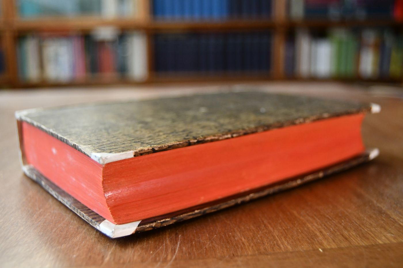 Etude du cheval de service et de guerre suivant les principles élémentaires des sciences naturelles. Haras, courses, types reproducteurs, amèlioration des races, vices rédhibitoires, etc.