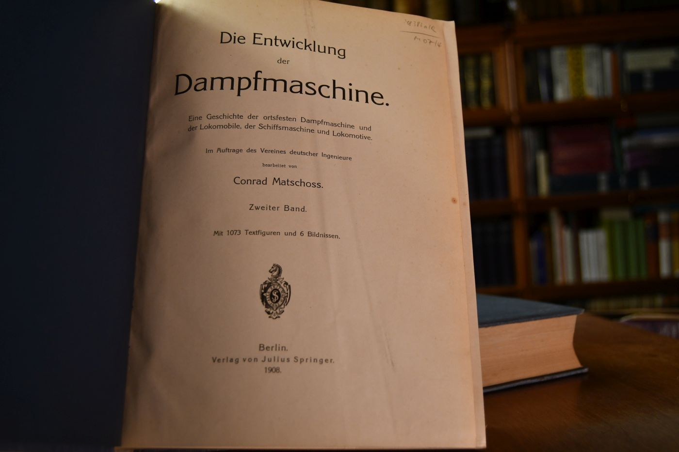 Die Entwicklung der Dampfmaschine. Eine Geschichte der ortsfesten Dampfmaschine und der Lokomobile, der Schiffsmaschine und Lokomotive. 2 Bde.
