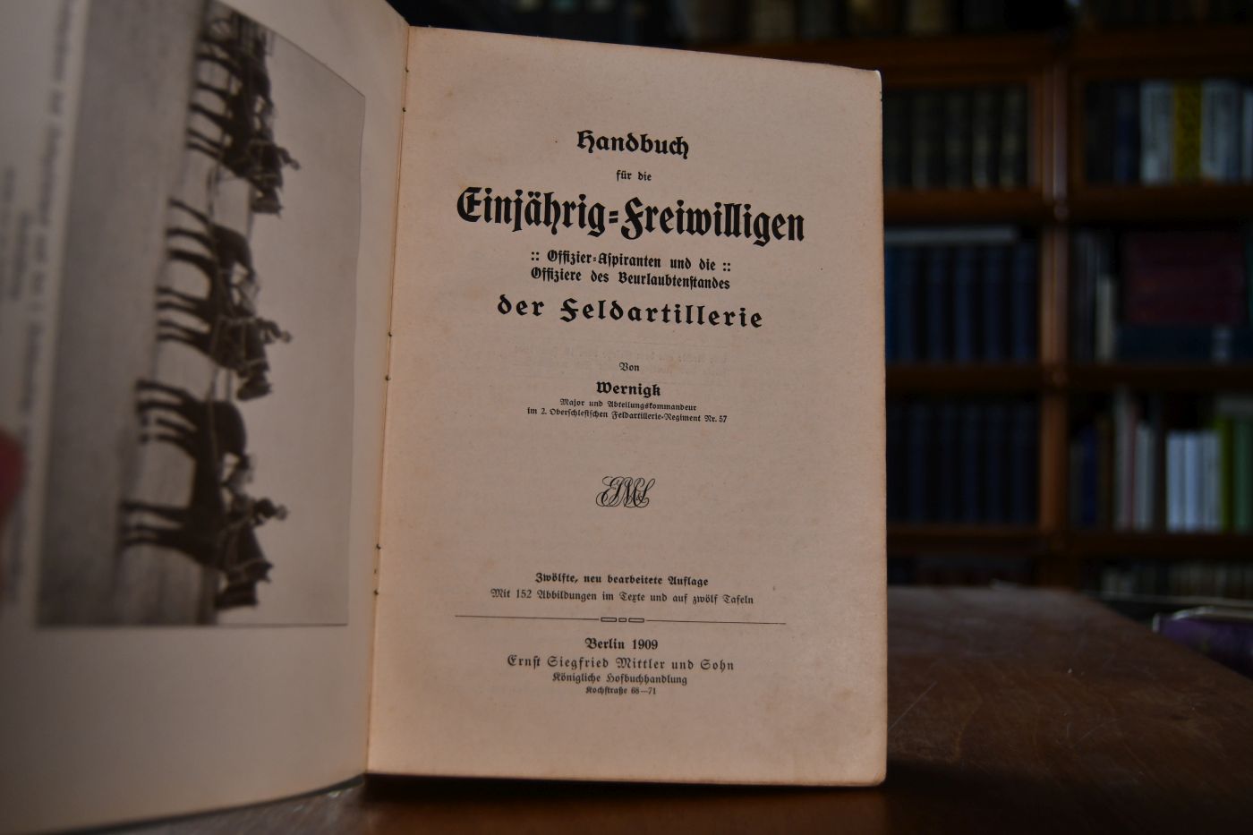 Handbuch für die Einjährig-Freiwilligen, Offizier-Aspiranten und die Offiziere des Beurlaubtenstandes, der Feldartillerie.