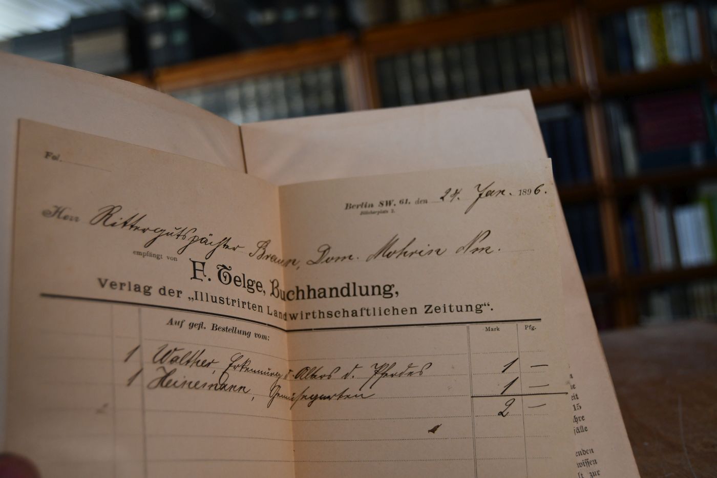 Ueber Erkennung des Alters beim Pferd nebst Verhaltensmassregeln beim Kaufabschluss und einem ANhang Gewährskrankheiten und Gewährsfristen beim Viehhandel.