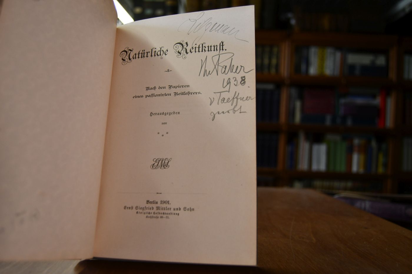 Natürliche Reitkunst. Nach den Papieren eines passionierten Reitlehrers.