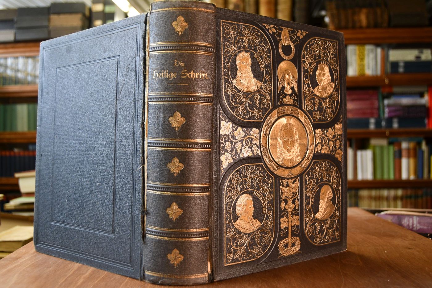 Die Bibel oder die ganze Heilige Schrift des Alten und Neuen Testaments, nach der Übersetzung Martin Luthers.