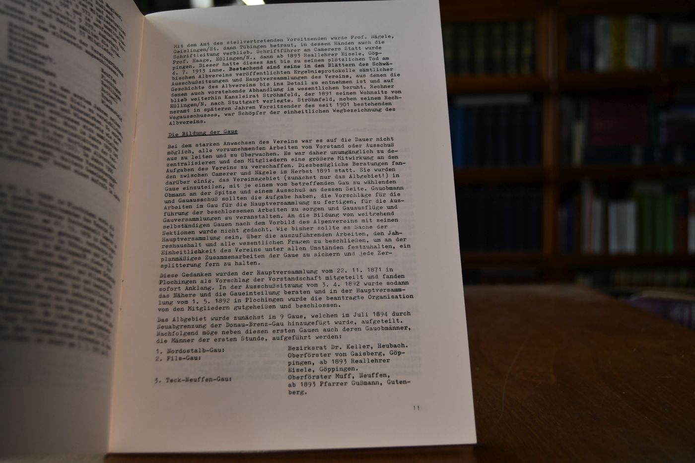 Die Gründung und die Anfänge des Schwäbischen Albvereins. Als Handschrift gedruckt.